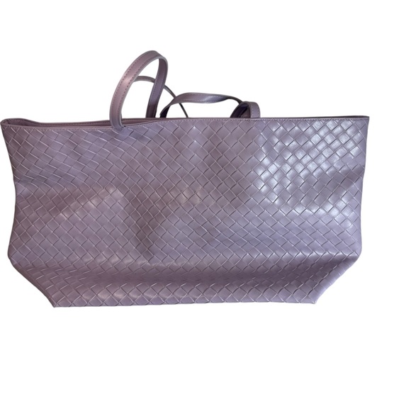 Chic Woven Purple Tote Bag - Picture 1 of 5
